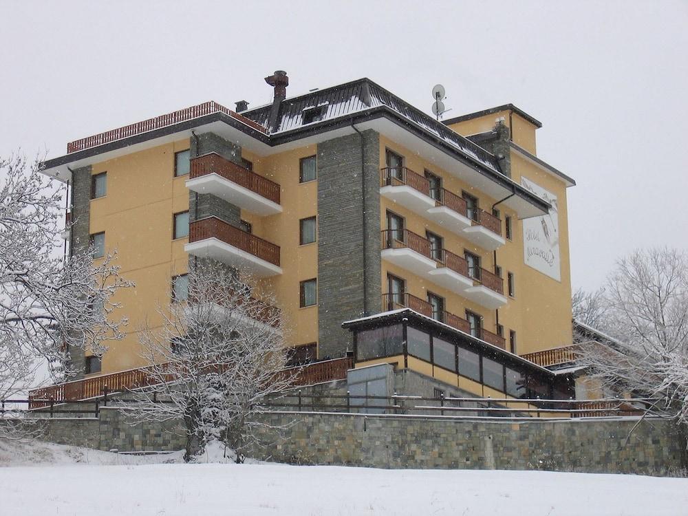 Hotel Miravalle Oulx エクステリア 写真